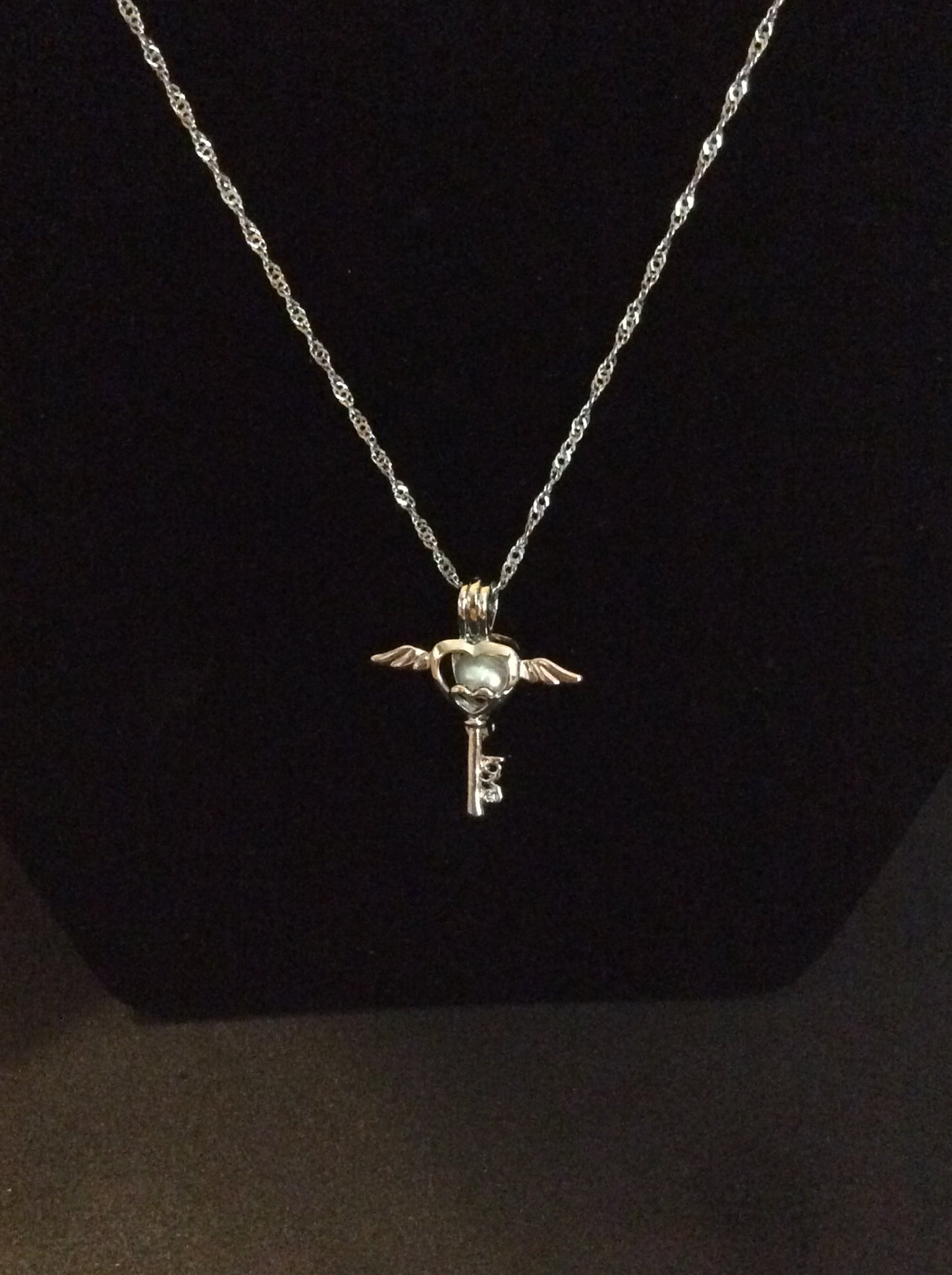Pearl Pendant Necklaces