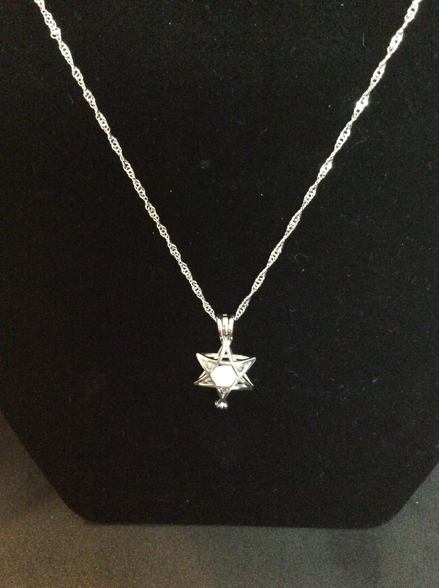 Pearl Pendant Necklaces