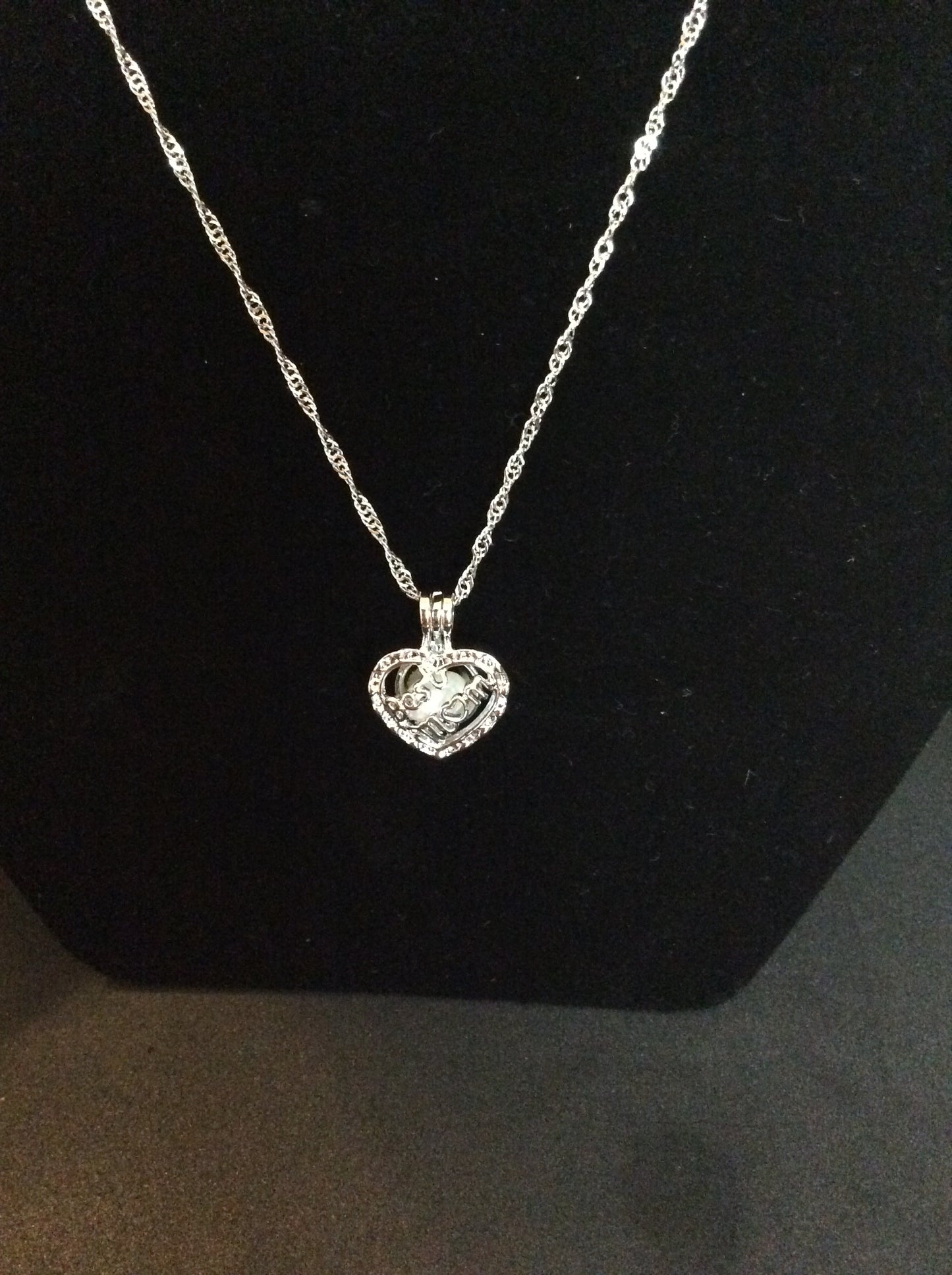 Pearl Pendant Necklaces