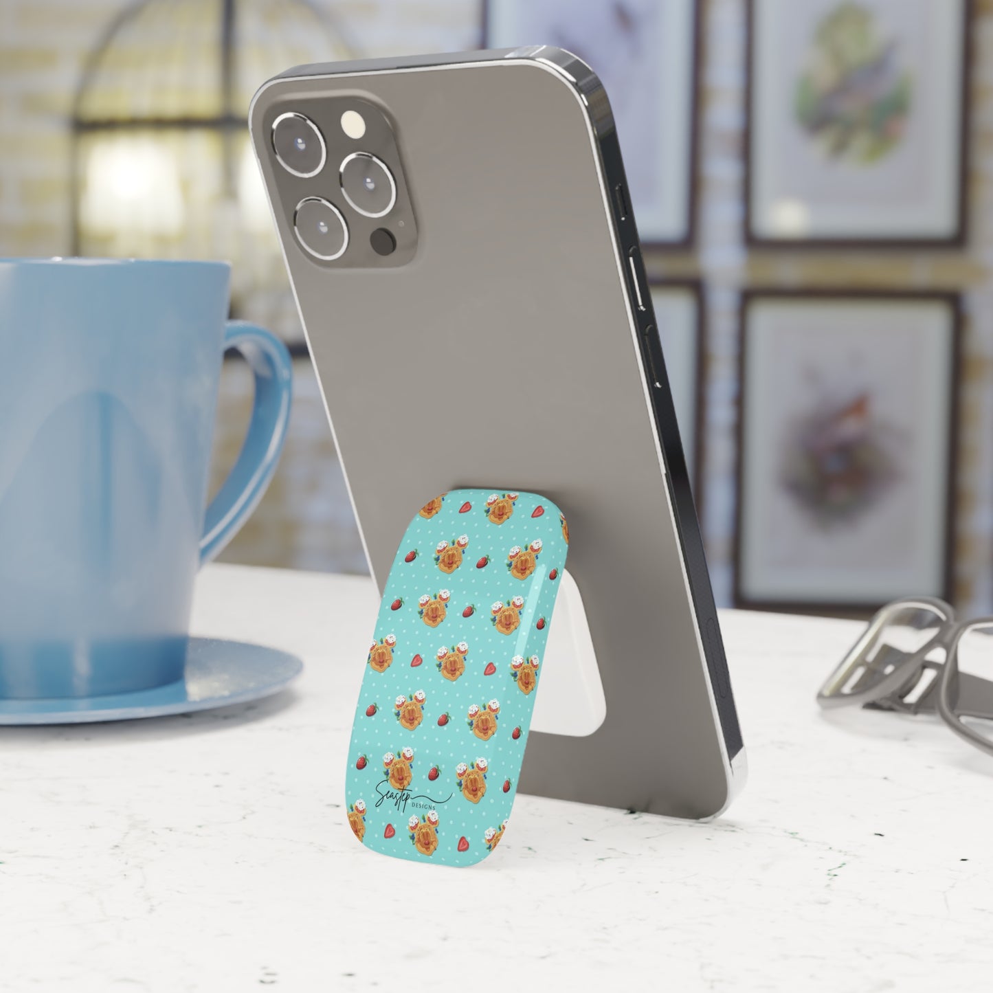 Waffle Mouse Face Phone Grip