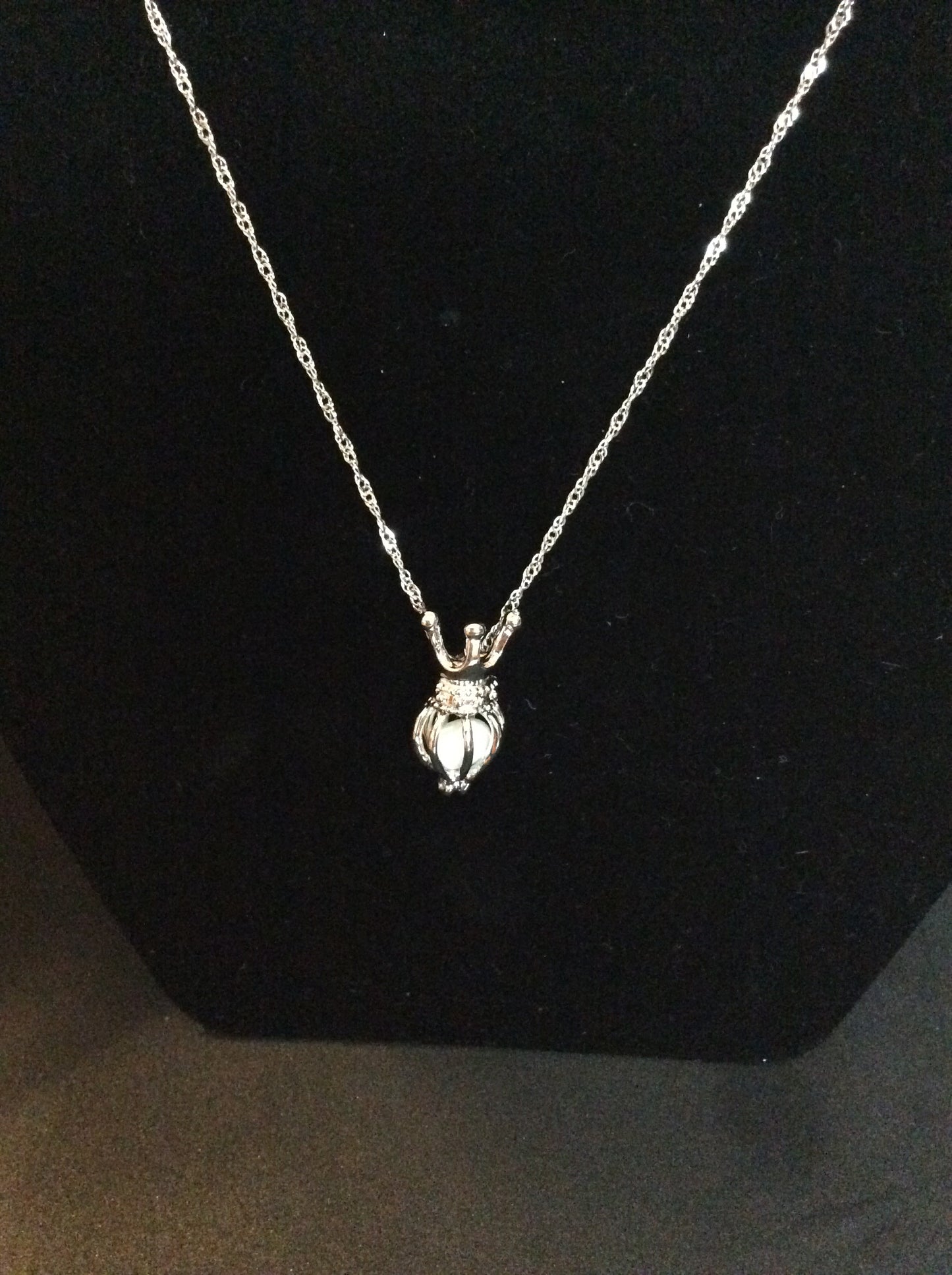 Pearl Pendant Necklaces