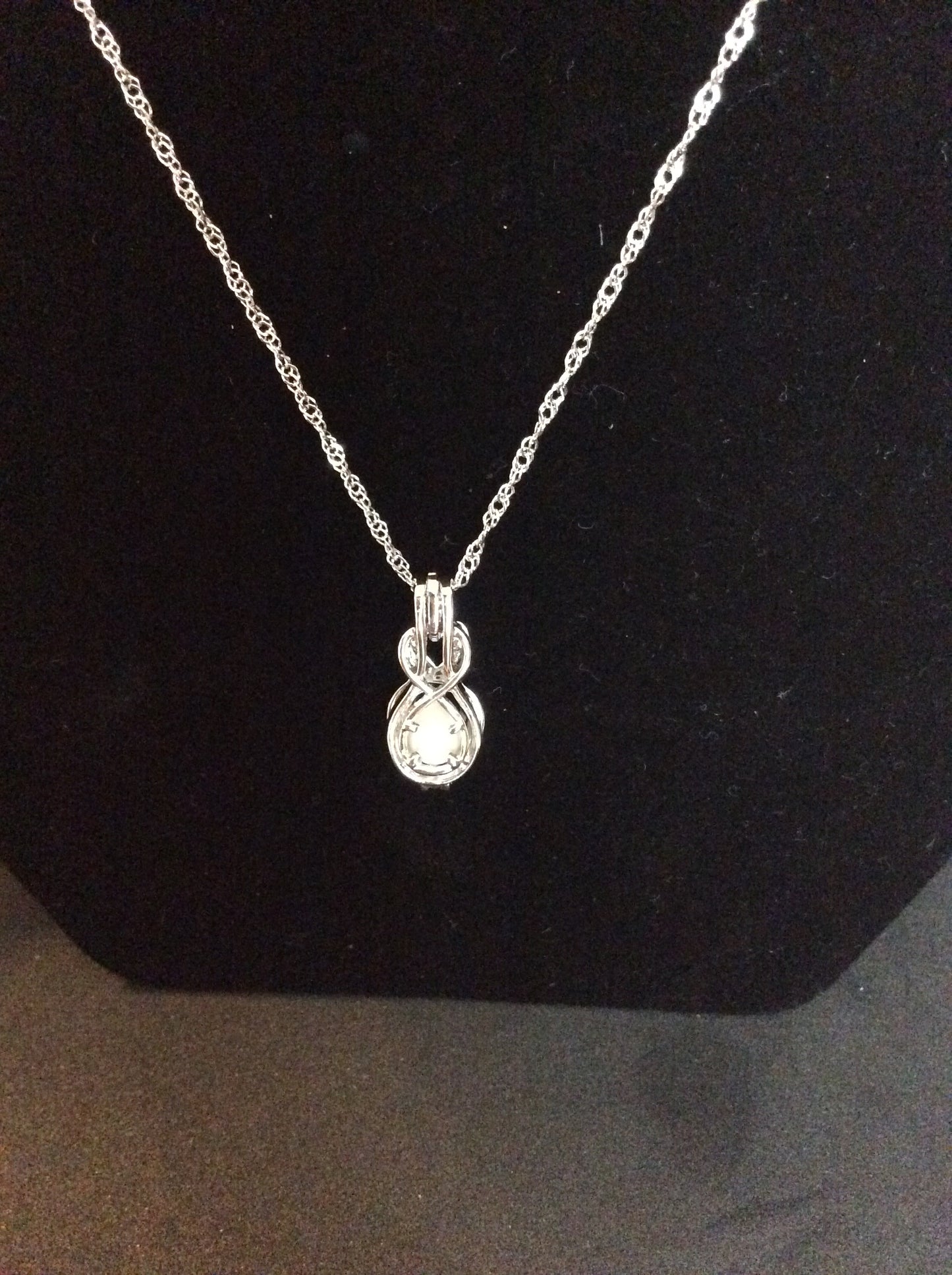 Pearl Pendant Necklaces